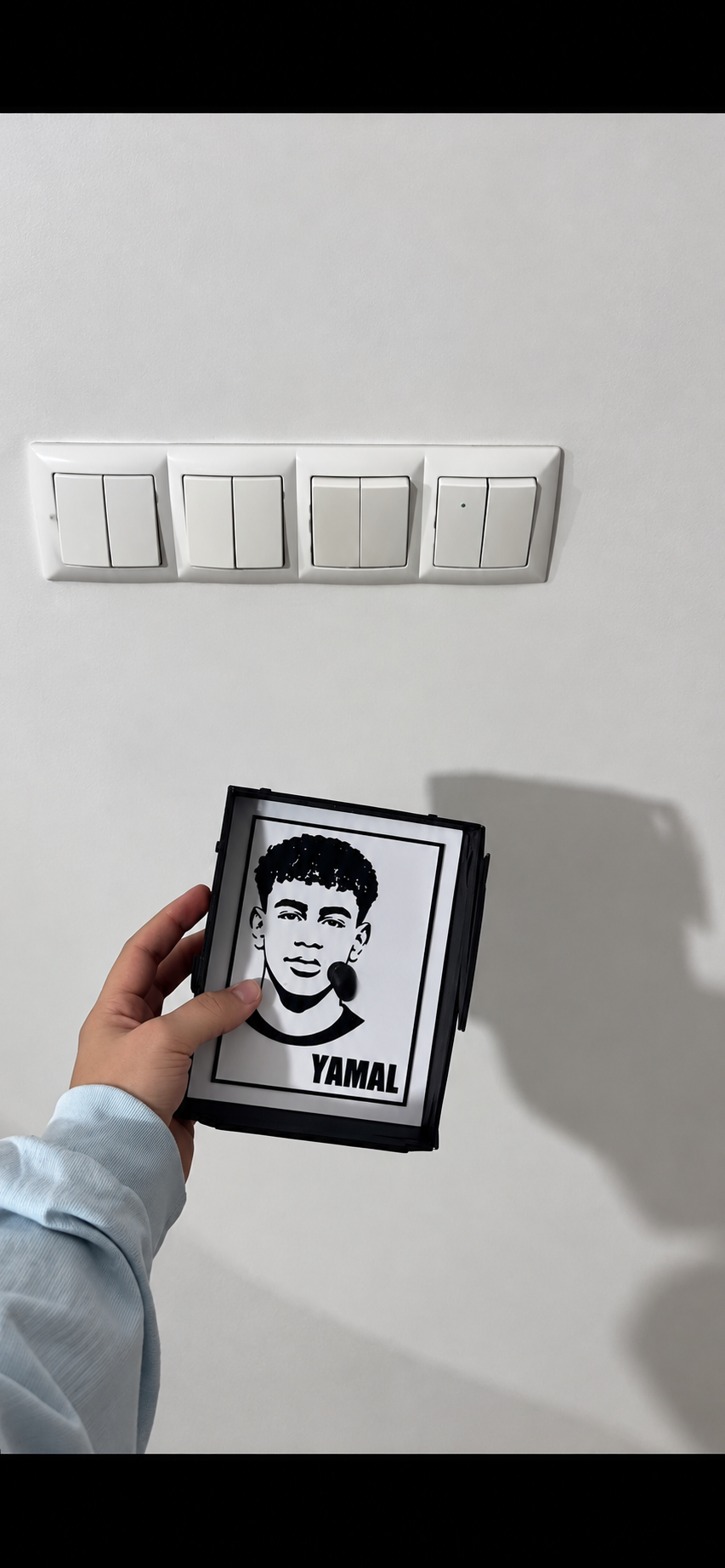 Lámpara de pared- Lamine Yamal